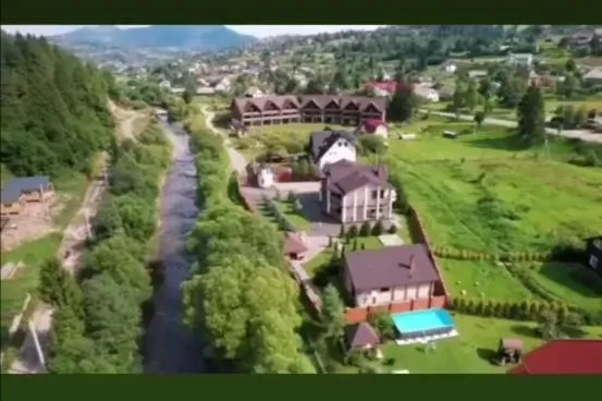 Chalet Zolota Pidkova & River, hotel a Slavske