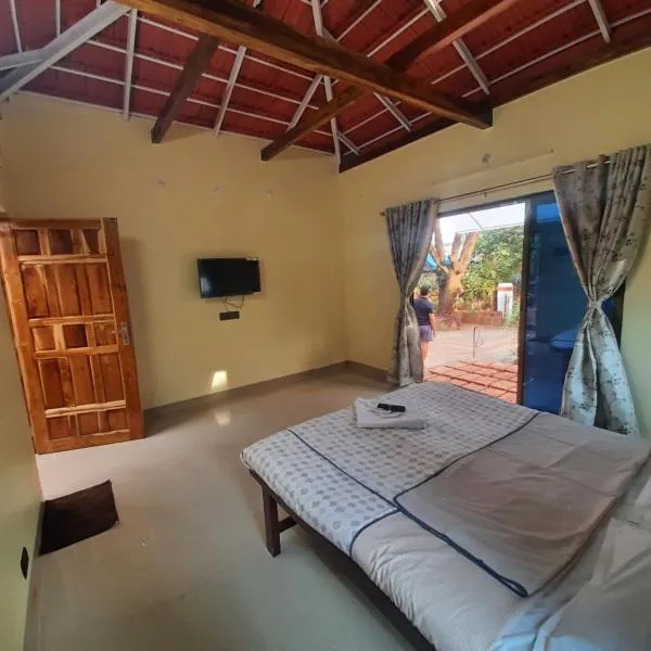 Triskelion - Bed and Breakfast, Family home stay by Joshi Brothers, hotel v destinaci Dapoli