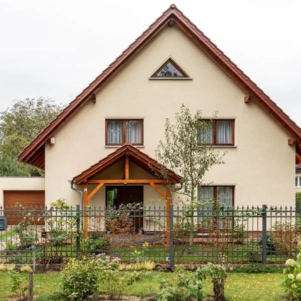 Ferienwohnung im grünen Mühlenbeck-nahe Berlin, hotel in Mühlenbeck