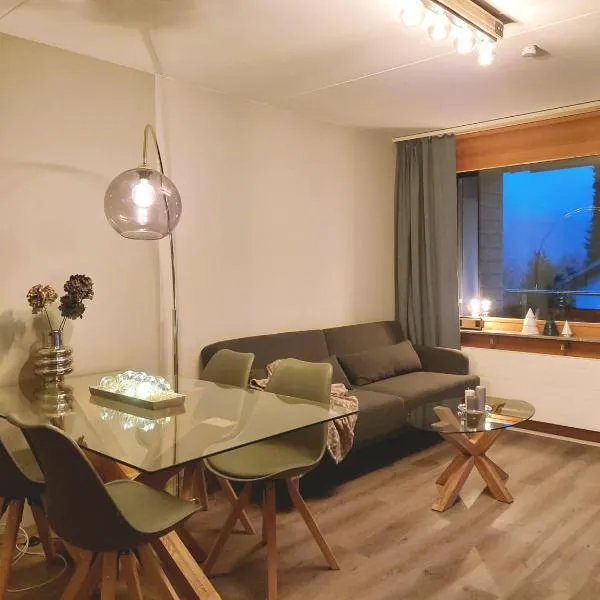 LAAX central holiday apartment with pool & sauna, hotel i Laax