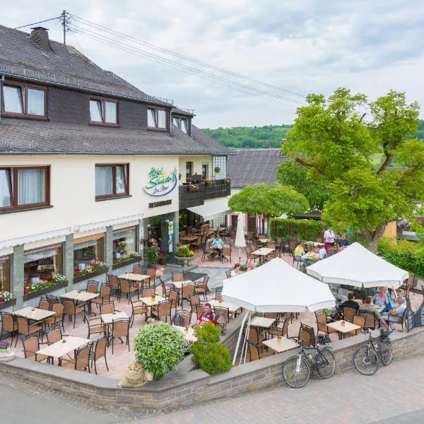 Eifel Hotel Schneider am Maar GmbH, hotel v destinaci Schalkenmehren