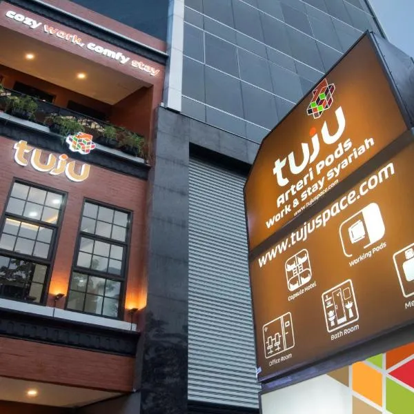 Tuju Arteri Pods, hotel v destinaci Jakarta