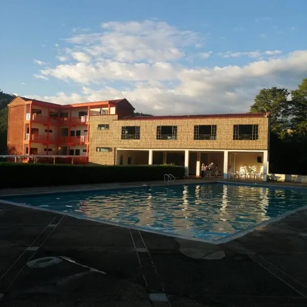 Finca Hotel - Piscina La Johanna, hotel in La Mesa