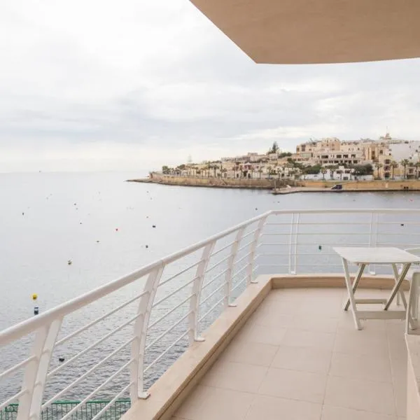 Riviera Holiday Apartments - Seafront - Wifi, hotel em Marsaskala