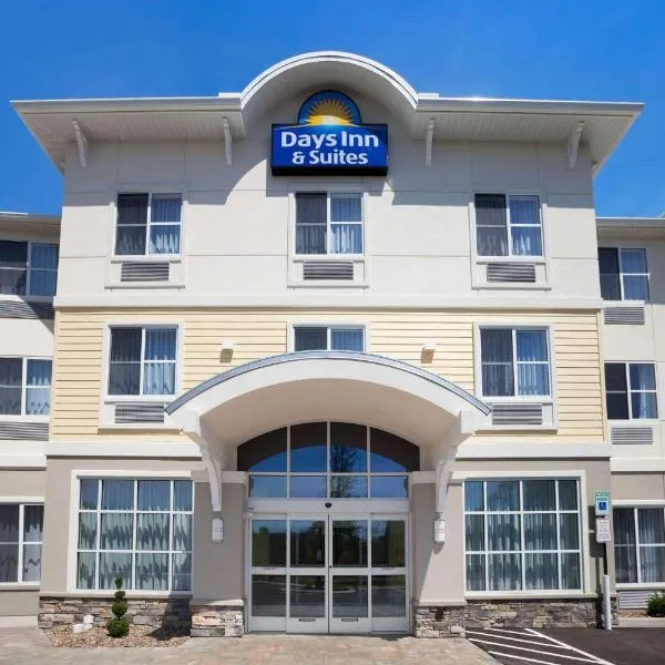 Days Inn & Suites by Wyndham Altoona, hotel v destinaci Altoona