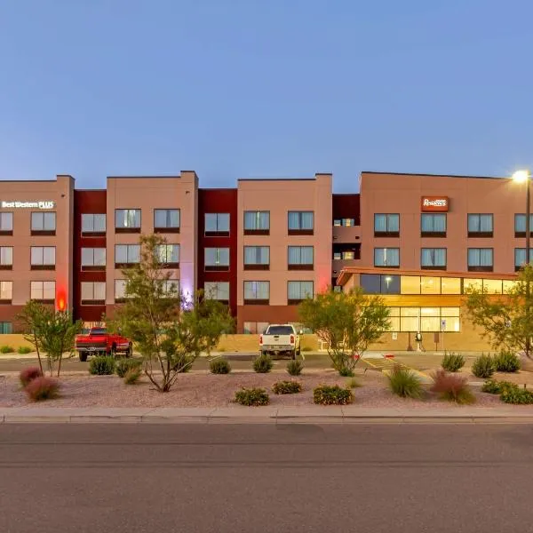 Best Western Plus Executive Residency Phoenix North Happy Valley, hotel in New River