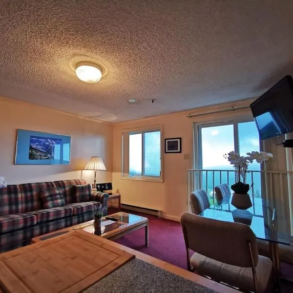 Enjoy the Long Range View, Ski in n out Top of the Mountain condo, hotel a Snowshoe