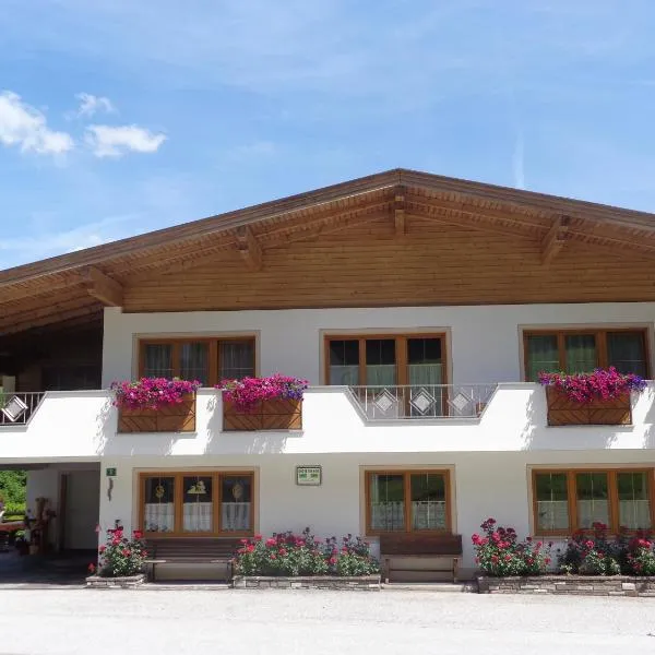 Haus Enzian, hotel di Thiersee