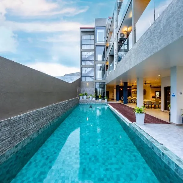 Sky Beach Maldives - Dhiffushi, מלון בדיפושי