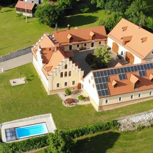 Statek Kopanina, hotel v destinaci Kopanina