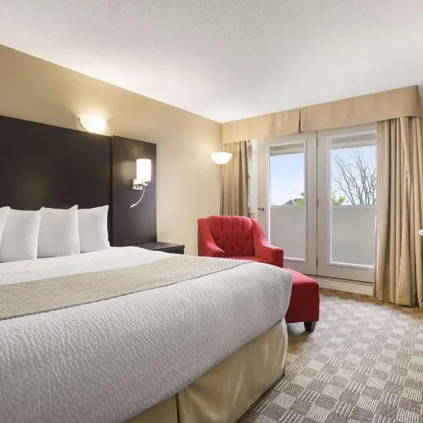 Days Inn & Suites by Wyndham North Bay Downtown: North Bay şehrinde bir otel
