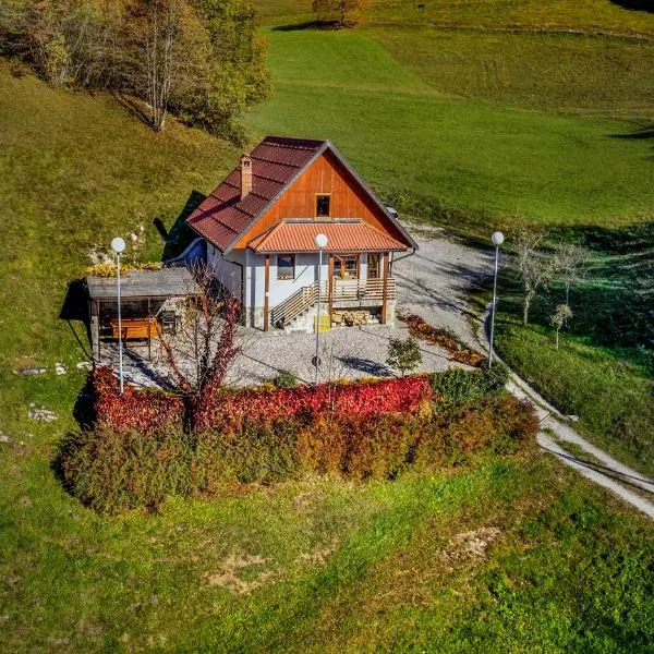 Valley View Holiday Home with Sauna Mrak, hotel en Dolenja Trebuša