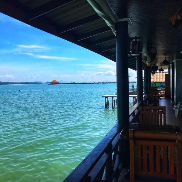 Mangrove House Lanta Old Town, hotel in Ko Lanta