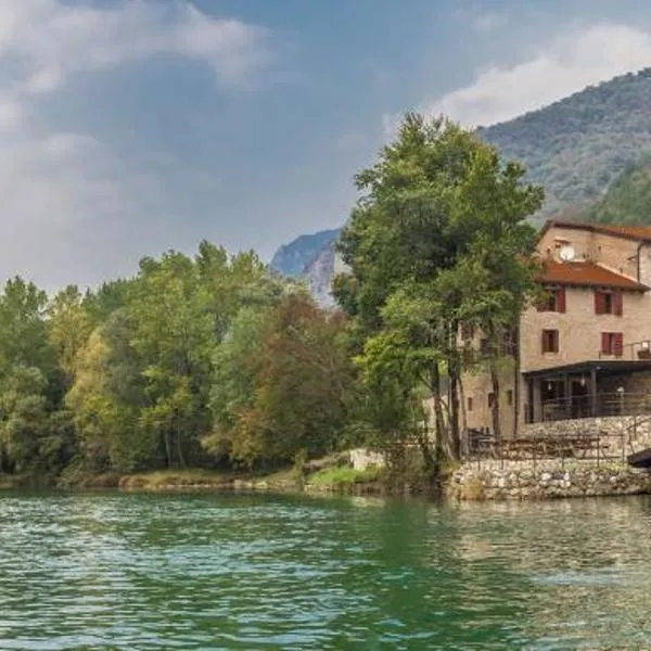 Casa sul Fiume County House, hotell i Solagna