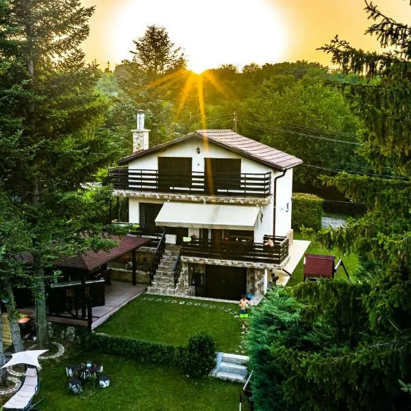Къща за гости Вила Теkето I Family Guest House Villa Teketo, hotel di Vetovo