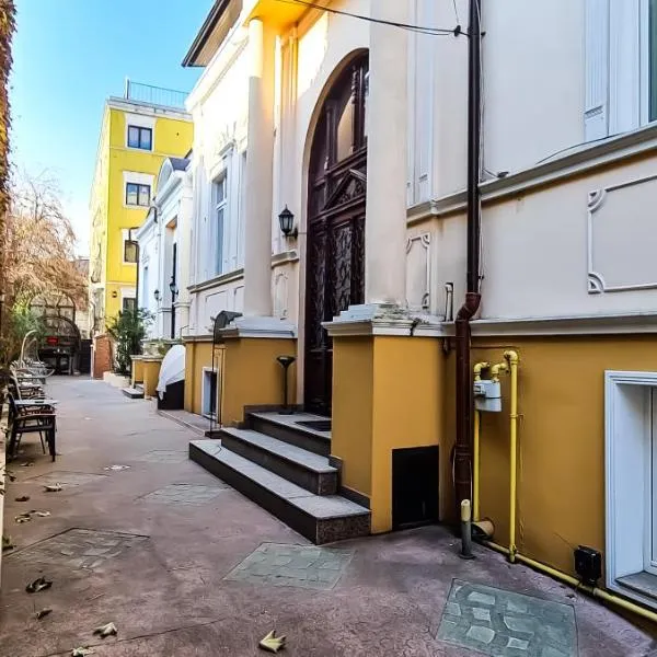5 Stars High Hostel, hotel v Bukurešti
