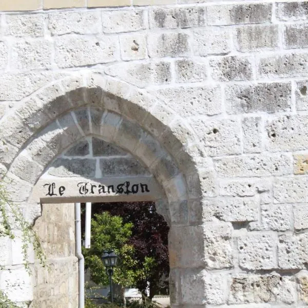 Domaine Le Translon, hotel v destinaci Saint-Pierre-Aigle