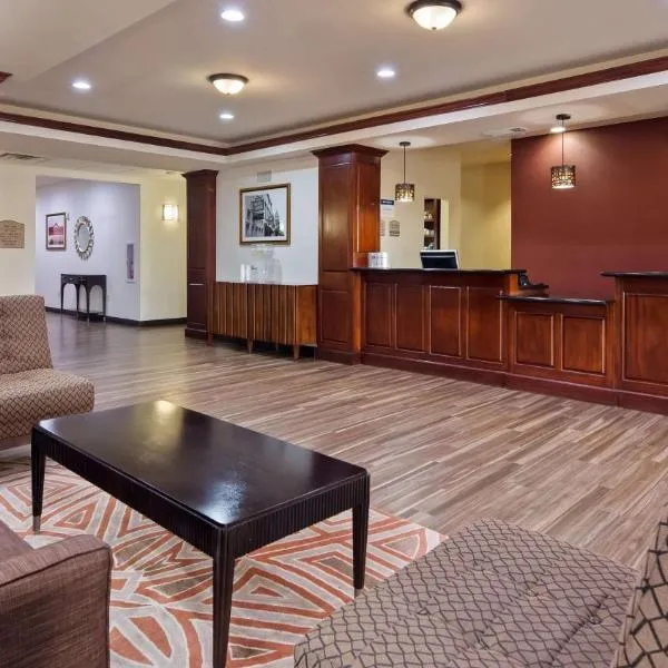 Best Western Granbury Inn and Suites, hótel í Granbury