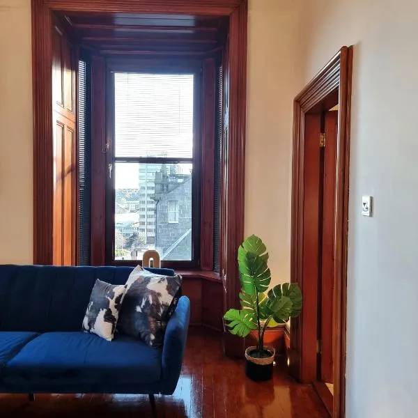 Luxury 2 bedroom city centre apartment with panoramic views and high ceilings, ξενοδοχείο στο Αμπερντίν