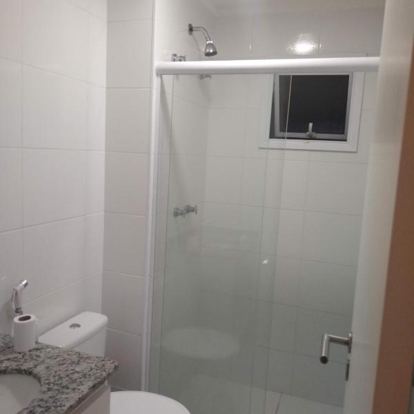 Apartamento 500m Praia da Enseada Guarujá varanda e vaga de garagem - Foto 3