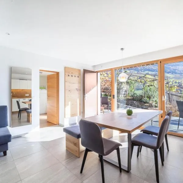 Oberegghof Ferienwohnung Garten, hotel v destinaci Rifiano