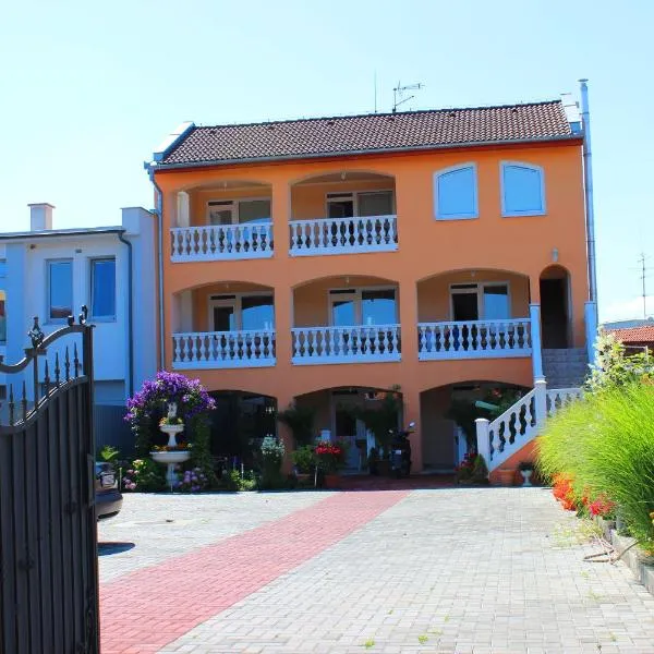 Studio Florida, hotel ve Štúrově