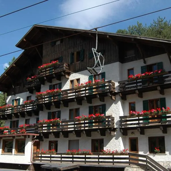 Hotel Garnì Mille Pini, hotel in Villalago