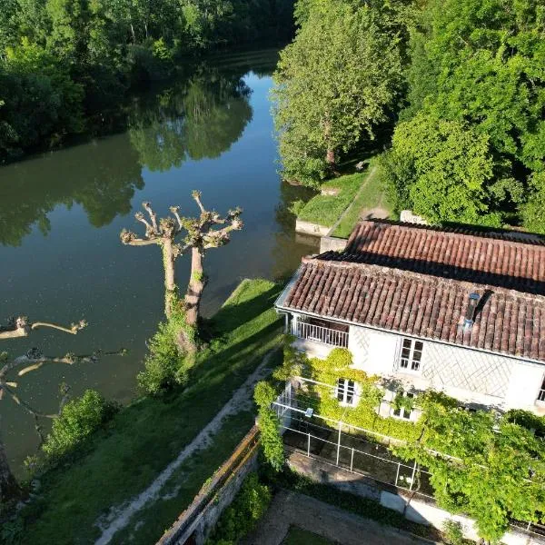 Le Gué Renard-un Balcon Sur La Charente, hotel em Jarnac