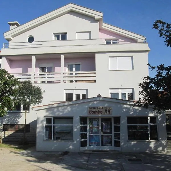 Zadar에 위치한 호텔 아파트먼트 니나(Apartments Nina)