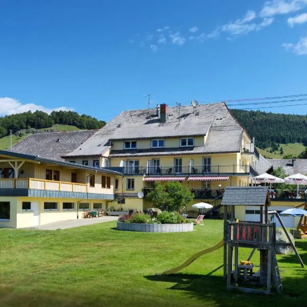 Gasthaus Löwen, hotel v destinaci Bernau im Schwarzwald