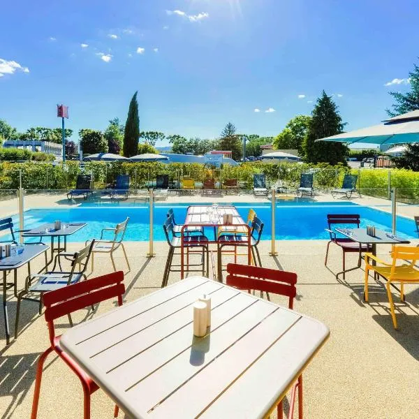 Ibis Roanne Le Coteau Hotel Restaurant、Saint-Jean-Saint-Maurice-sur-Loireのホテル