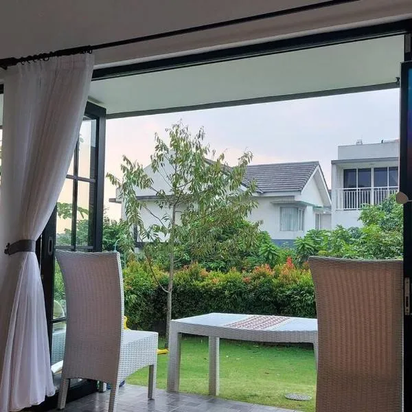Villa Outdoor Rancamaya With Netflix, Youtube, SmartTV and Nice Backyard, hotel v destinaci Bogor
