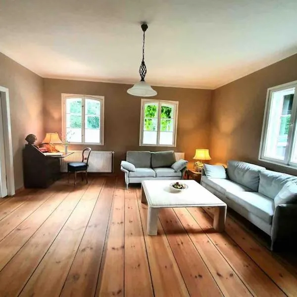 Alexandrowka Wohnen im UNESCO Weltkulturerbe Haus, hotel in Potsdam