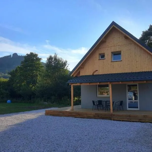 Apartamenty - Domek Bobrowe Zacisze 3, hotel v destinácii Janowice Wielkie