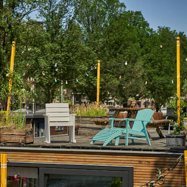 The Amsterdam Houseboat Family - de Pijp, hótel í Amsterdam