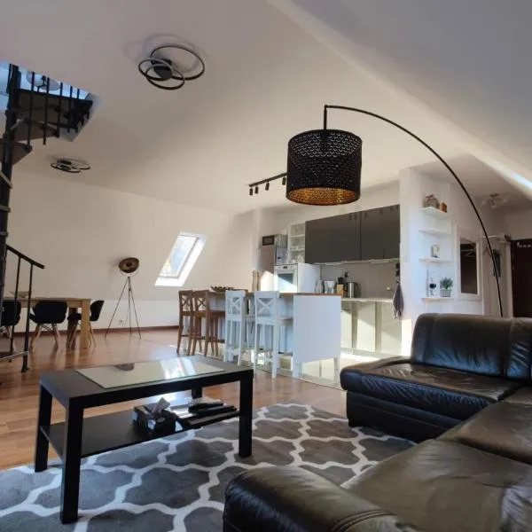 Apartament Urocza przy Wyciągu SKI Arena, hotel v destinácii Szklarska Poręba