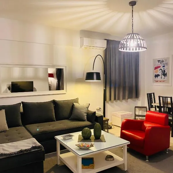 Gianna’s apartment central Aigio Cozy and Shining, hotel en Egio