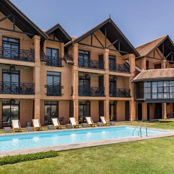 Radisson Hotel Tamboho Waterfront Antananarivo, hotelli kohteessa Antananarivo