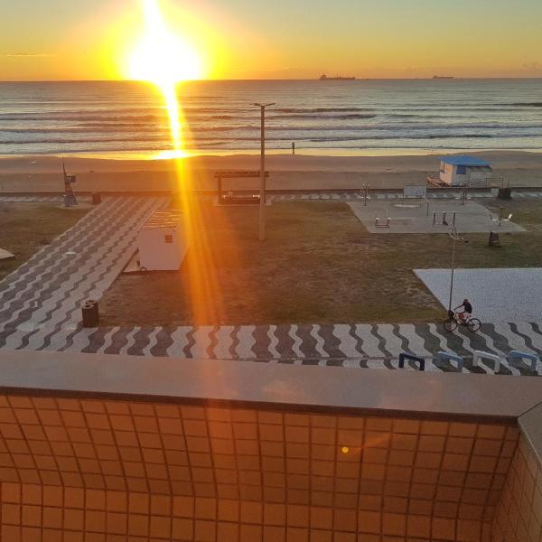 Incrível Sacada à Beira Mar APTO 3Q - Foto 3