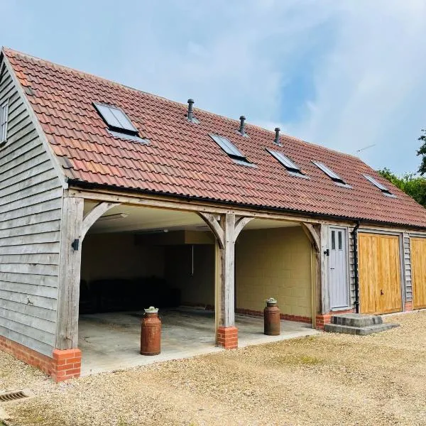 Silverwood Coach House, with pre booked use of Indoor Swimming Pool, Hotel in Frome