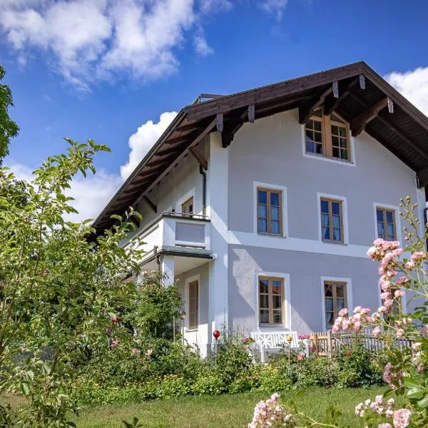 Ferienwohnung Adlmaier, hotel in Chieming