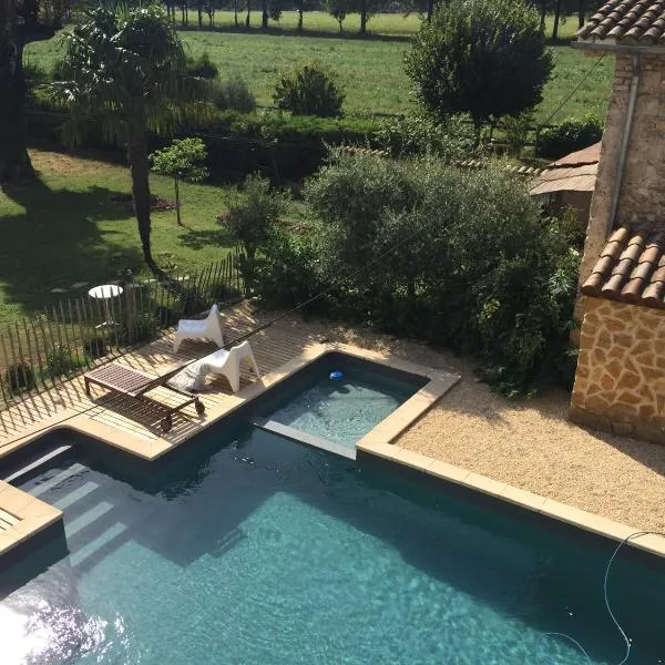 Ferme St Pierre gîte autonome 2-4 personnes, hotel i Chabeuil