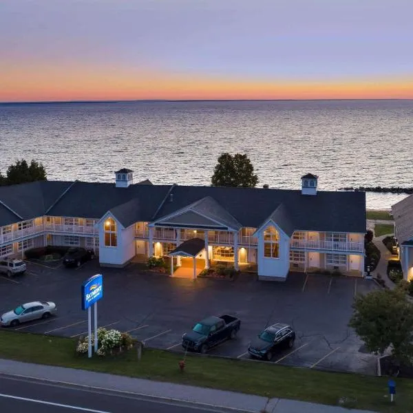 Baymont by Wyndham St. Ignace Lakefront, готель у місті Макіно-Айленд