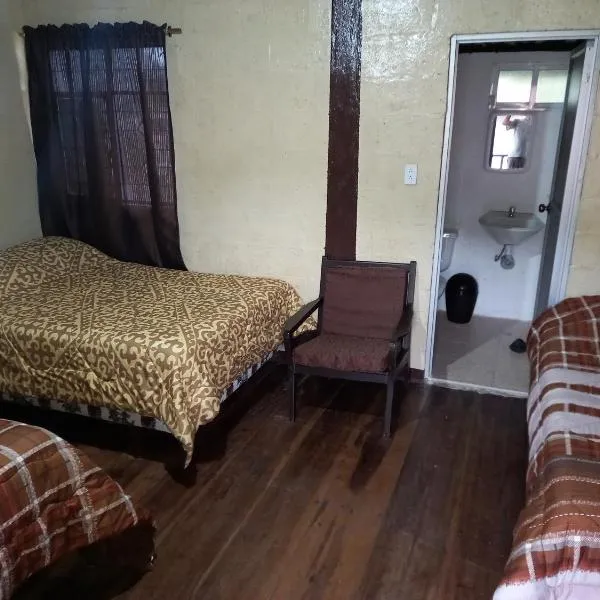 Montano Camping & Hostel, hotel u gradu 'Baños'