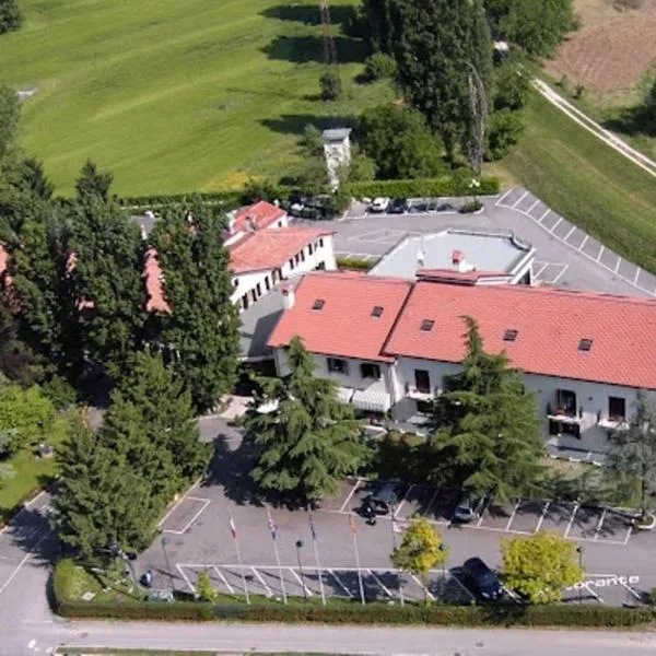 Hotel Piroga Padova, hotel v destinaci Selvazzano Dentro