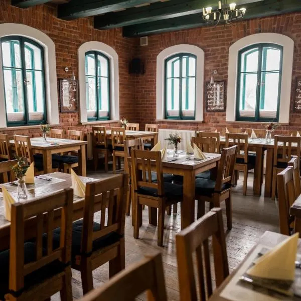 Na Kopečku AD 1795 - penzion s restaurací a wellness v Podkrkonoší, hotel v destinaci Dvůr Králové nad Labem