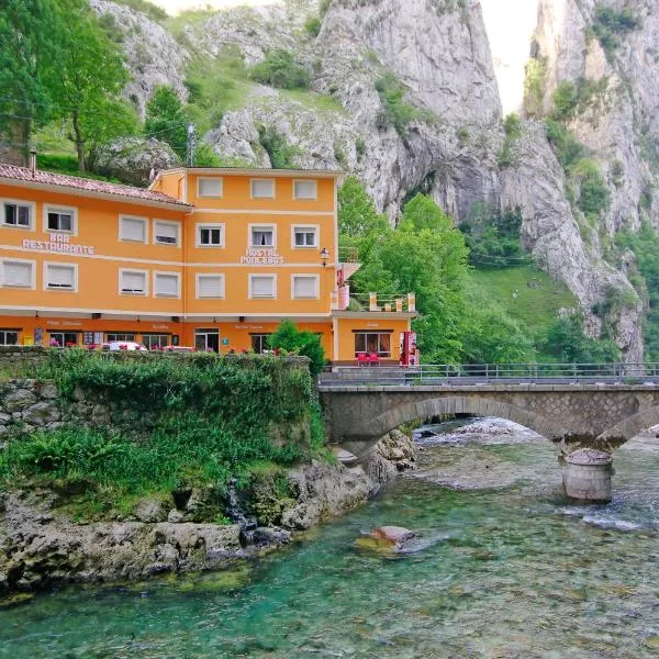 Hostal Poncebos, hotel di Poncebos