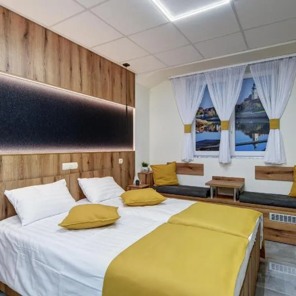 Riverside Inn - dunaparti szuterén, hotel v Győru