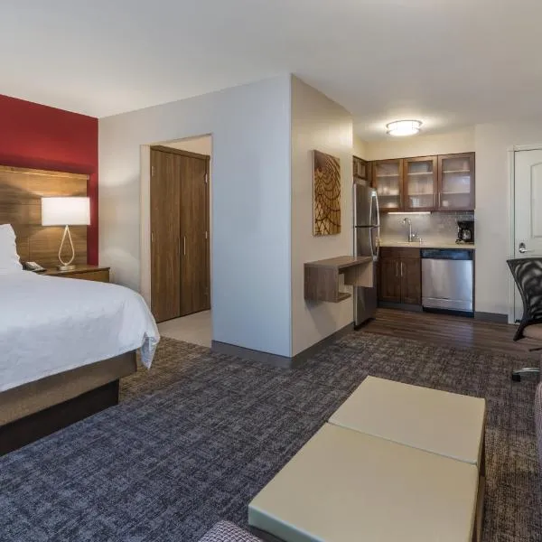 Staybridge Suites Anchorage by IHG、アンカレッジのホテル