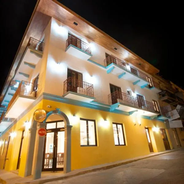 Tantalo Hotel - Kitchen - Roofbar, hotel in Playa Bonita Village
